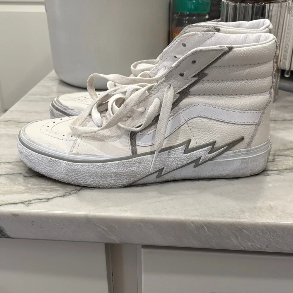 Vans White and Gray High-Top Sneakers sz 6.5 women, sz 5 men - Picture 5 of 10